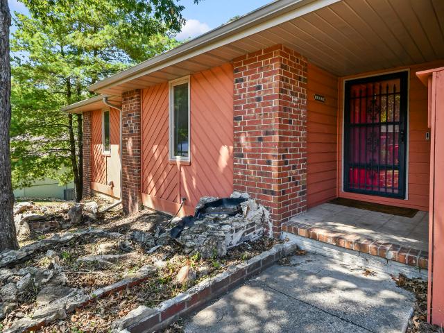 House for sale in Stone, Missouri