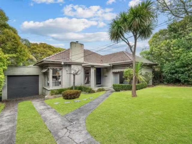 House for rent in Mont Albert North
