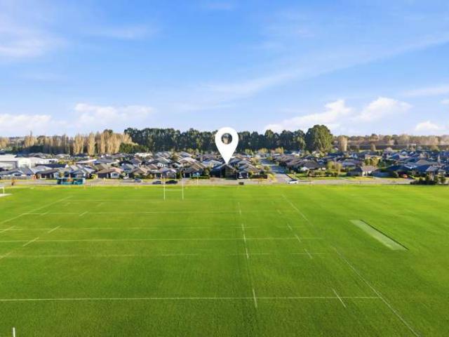 House for sale in Chaslands, Canterbury