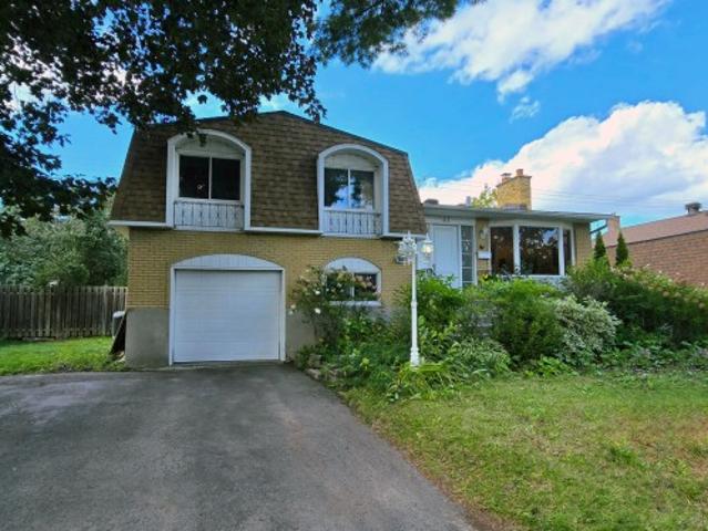 House for sale in Kirkland, Quebec