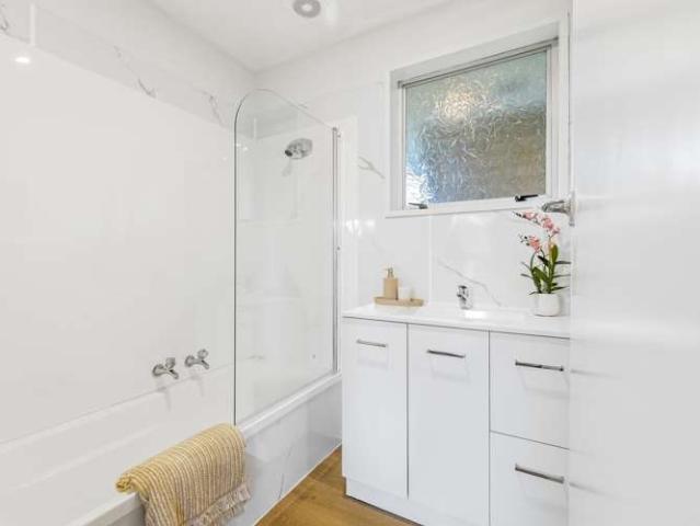 House for sale in Chaslands, Canterbury