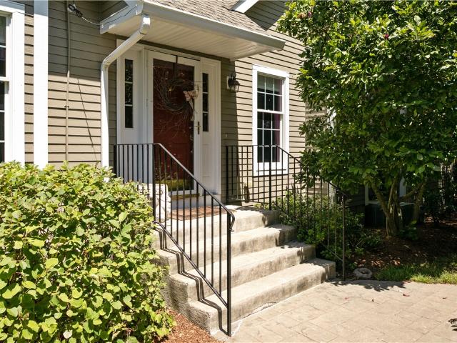 Condo for sale in Bristol