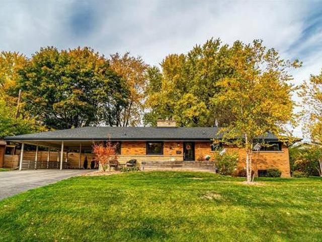 House for sale in Ancaster, Ontario