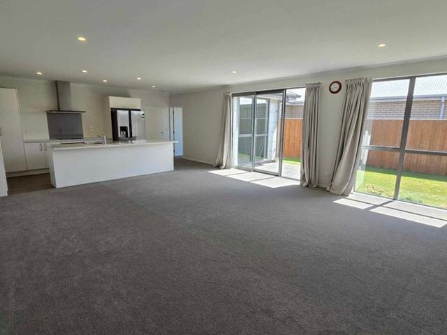 House for rent in Chaslands, Canterbury