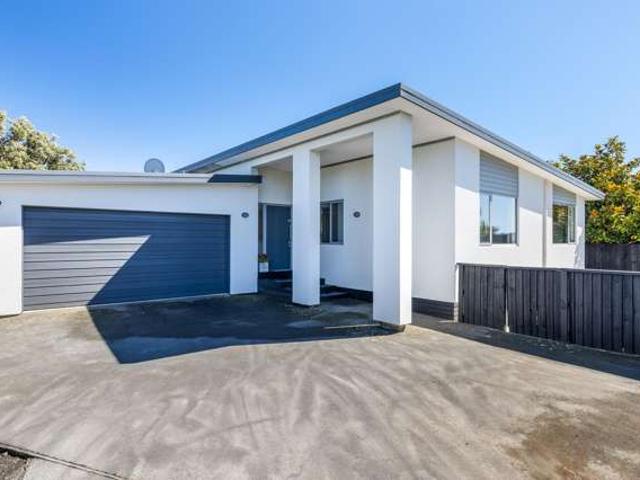 House for sale in Chaslands, Canterbury