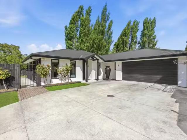 House for sale in Chaslands, Canterbury