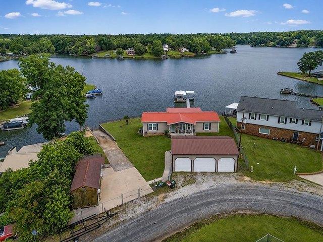 House for sale in Waterloo, South Carolina