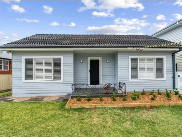 House for rent in Wollongong West, New South Wales