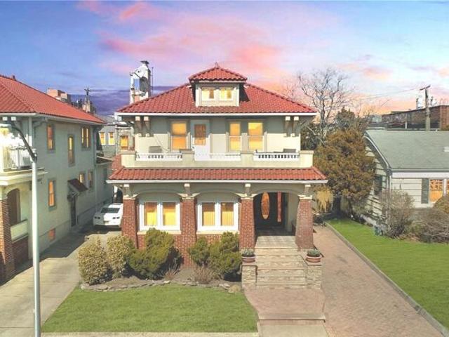 Duplex for sale in Long Beach