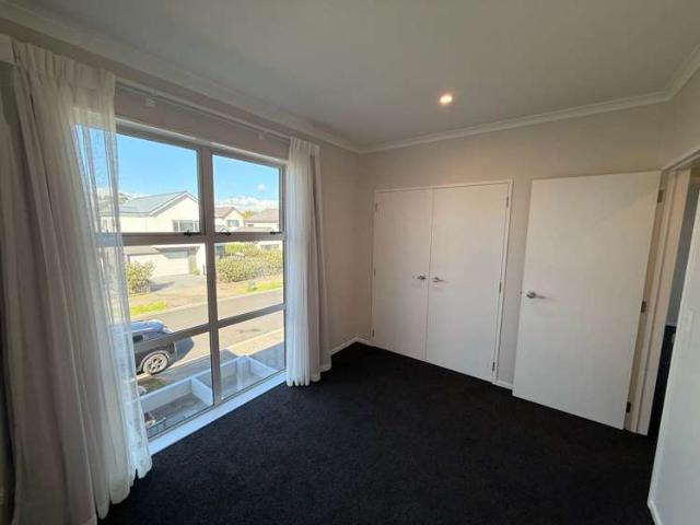 Townhouse for rent in Paremoremo