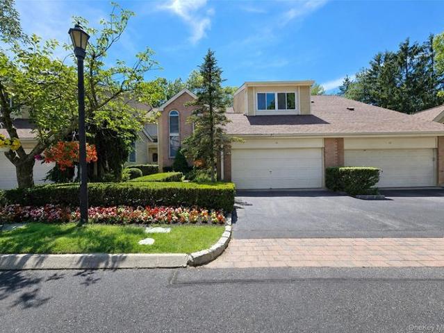 Condo for sale in Smithtown, New York