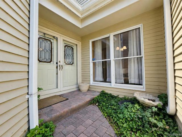 Condo for sale in Smithtown, New York