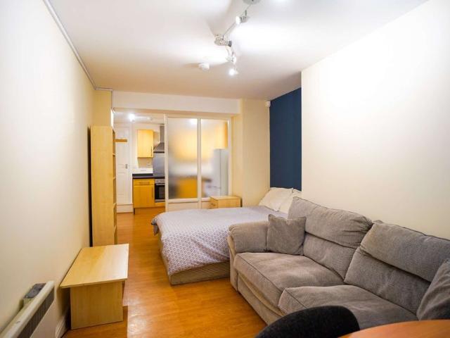 Studio for rent in Broomhill, Crookesmoor