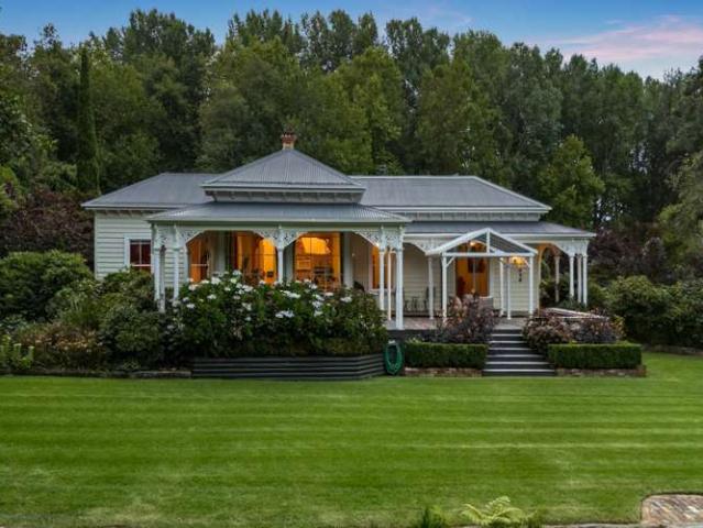 Property for sale in Awhitu