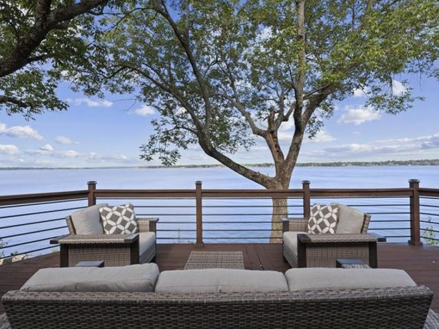 House for sale in Grove, Delaware County