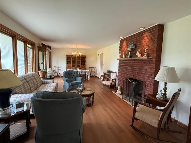 House for sale in Mchenry, Illinois