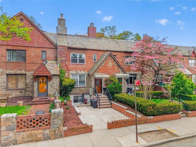 House for sale in Queens, Arverne