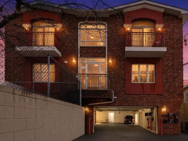 Condo for sale in Hudson, New Jersey