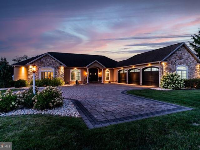 House for sale in Cumberland, Pennsylvania