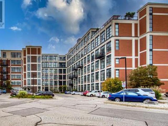 Condo for sale in Downtown, Kitchener