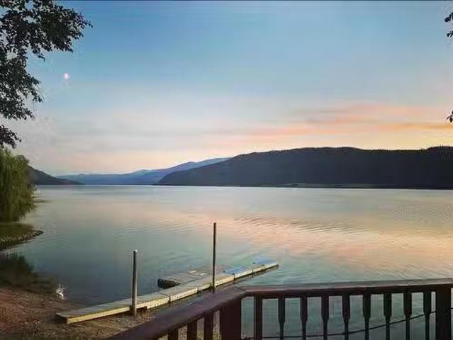 House for sale in Fauquier, British Columbia