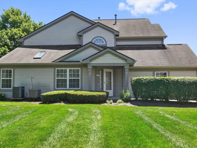 Townhouse for sale in Elgin, Illinois