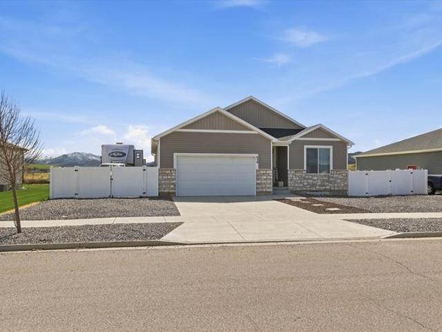 House for sale in Cache, Utah