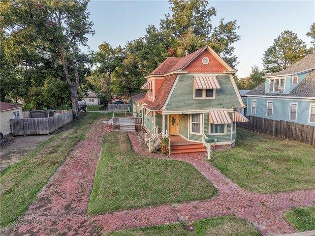 House for sale in Cherryvale, Montgomery County