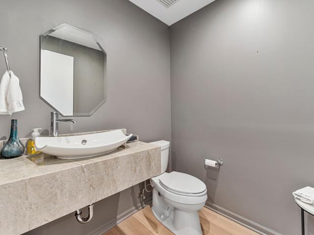 Condo for sale in Highland Park, Lake County