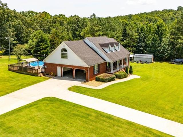 House for sale in Hamilton, Alabama