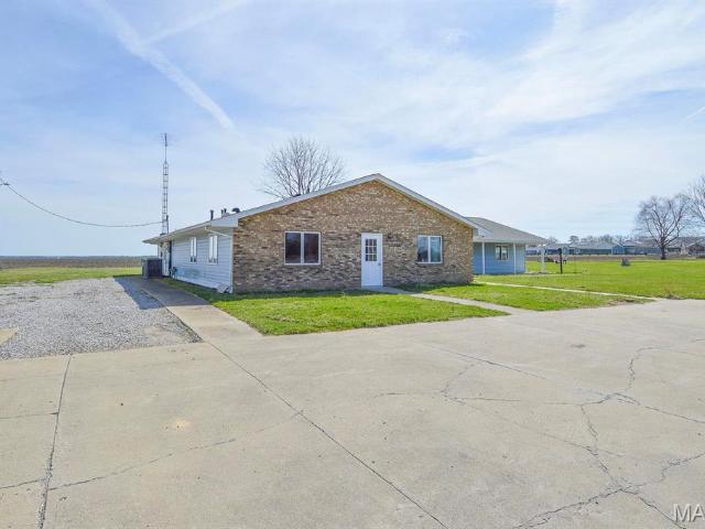 House for sale in Hoyleton, Illinois