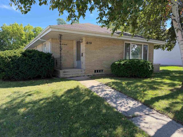 House for sale in Neenah, Winnebago County