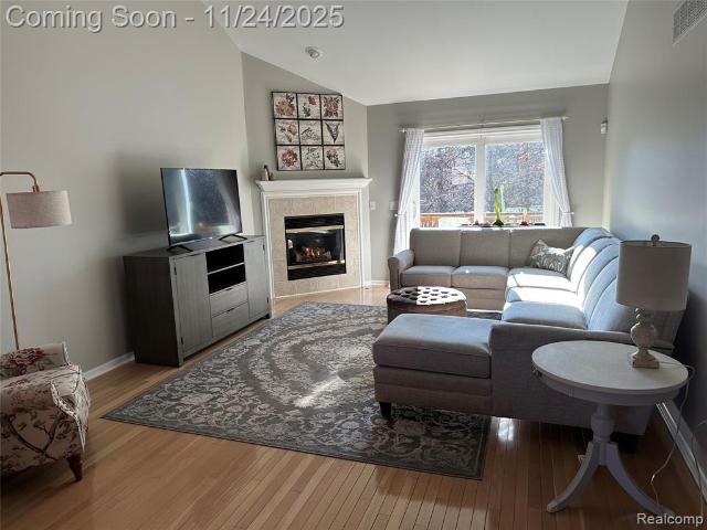 Condo for sale in Fenton, Michigan