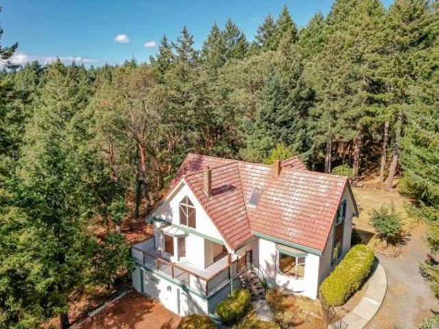 House for sale in Highlands, British Columbia