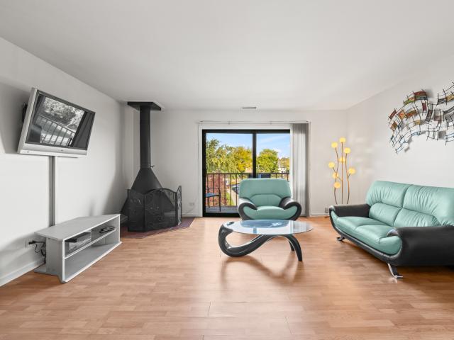 Condo for sale in Schaumburg, Illinois