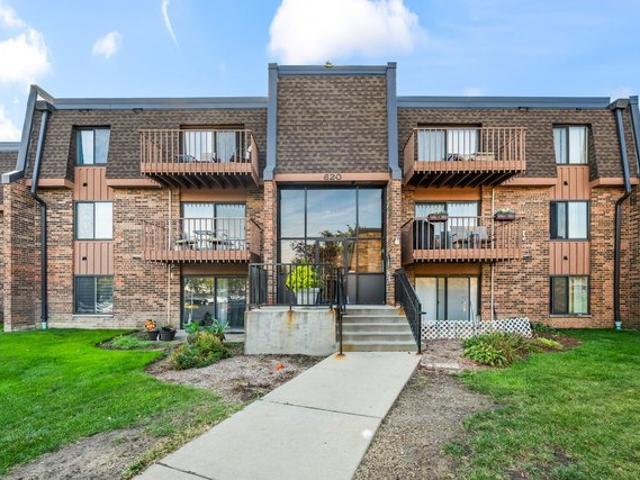 Condo for sale in Schaumburg, Illinois