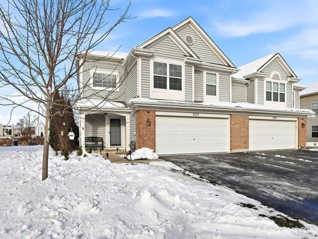 Townhouse for sale in Fox Lake, Illinois