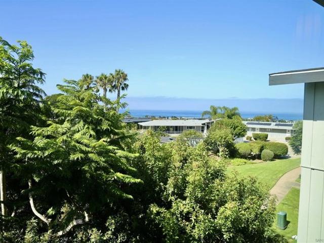 Condo for sale in Solana Beach, California