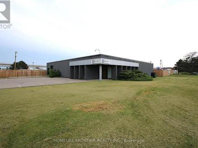 Commercial for rent in Mississauga, Ontario
