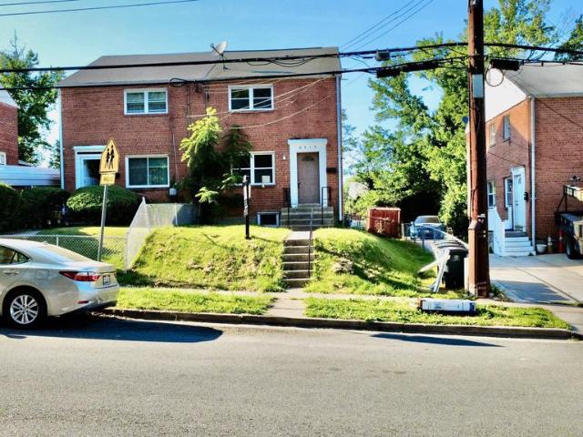 Townhouse for sale in Riverdale, Maryland
