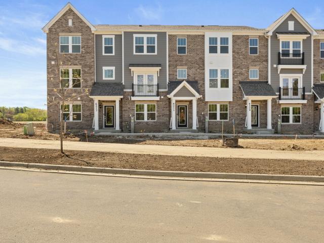 Townhouse for rent in Woodridge