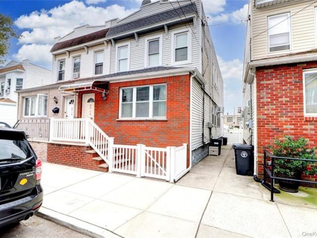 House for sale in Queens, Arverne