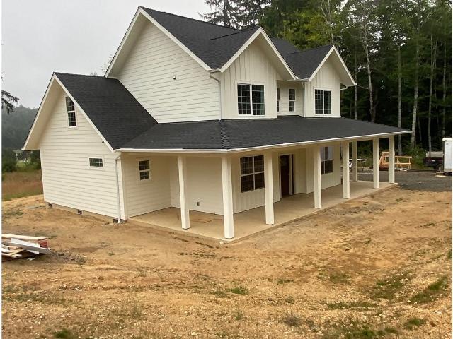 House for sale in Coos Bay