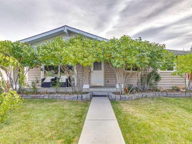 House for sale in Thorncliffe, Calgary