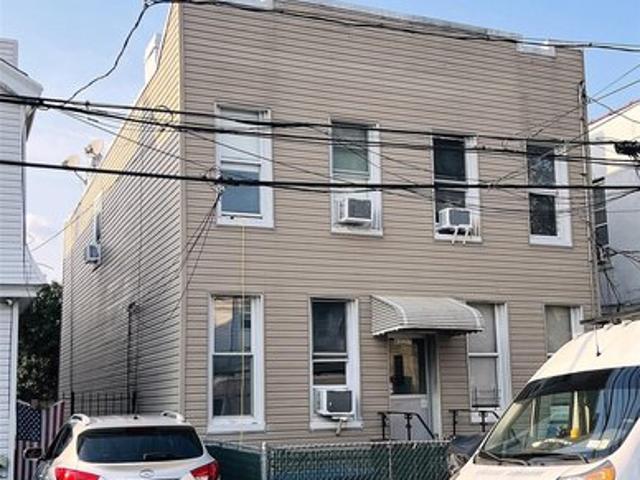 House for sale in Queens, Arverne