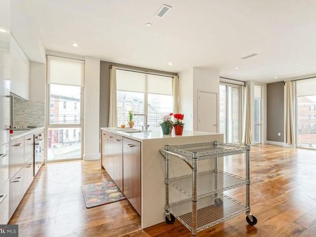 Condo for sale in Philadelphia, Pennsylvania