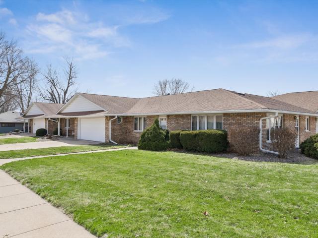 Condo for sale in De Witt, Iowa
