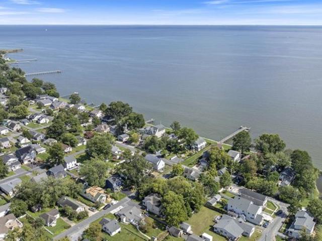 House for sale in Owings Beach, Deale
