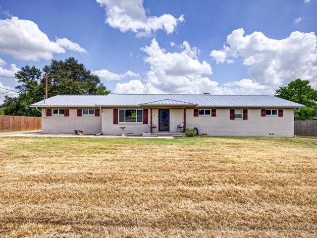 House for sale in Henderson, Texas