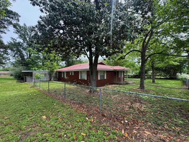 House for sale in Henderson, Texas